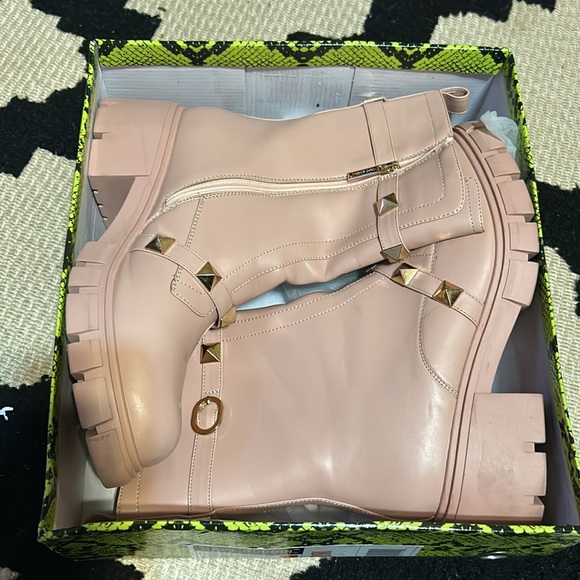 Pink ankle boots - Picture 3 of 4